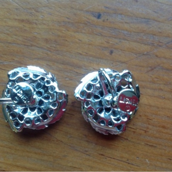 Vintage Aurora Borealis Earrings
Lisner - Picture 3 of 6